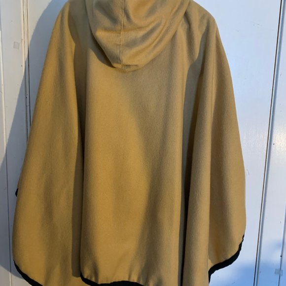 Wool touch cape beige/tan - Picture 2 of 3